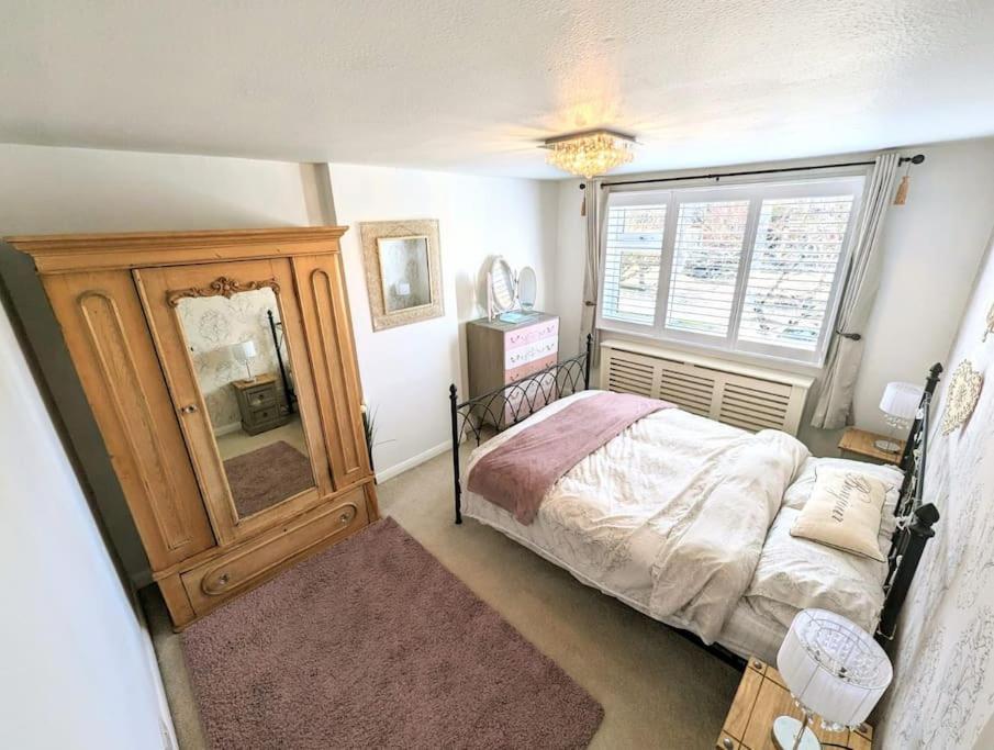Spacious Lovely 3 Bed House In Keyworth Nottingham Suit Contractors Or Family Exterior photo